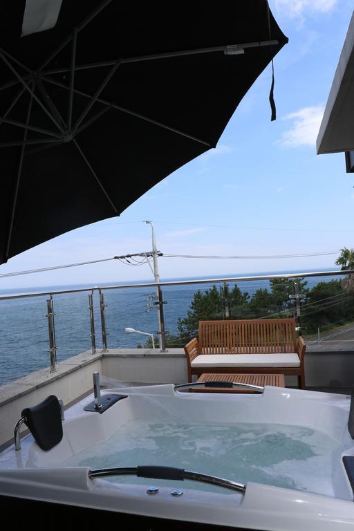 Plumeria Pension Jeju Esterno foto