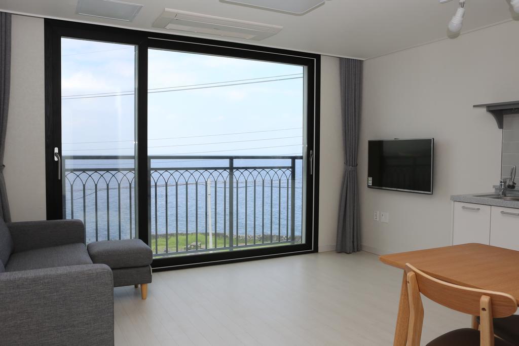 Plumeria Pension Jeju Esterno foto