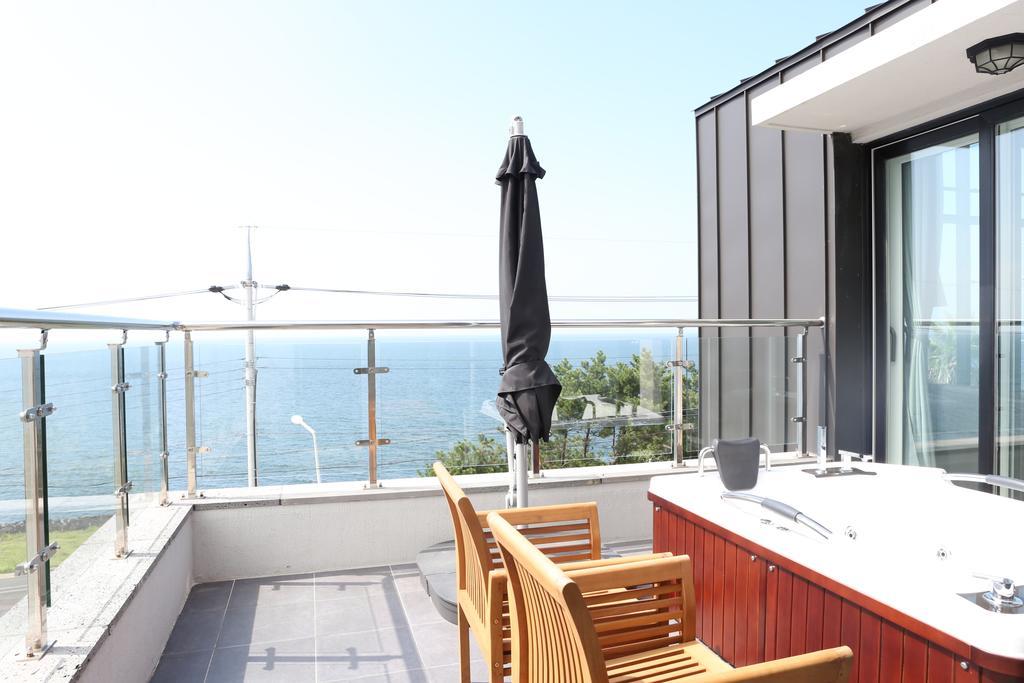 Plumeria Pension Jeju Esterno foto