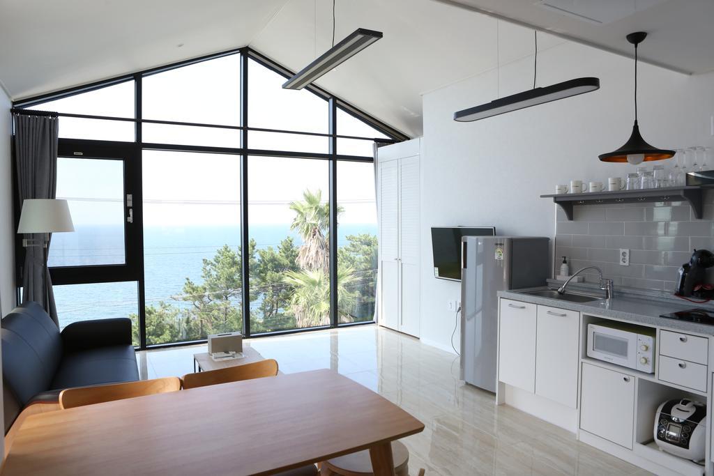 Plumeria Pension Jeju Esterno foto
