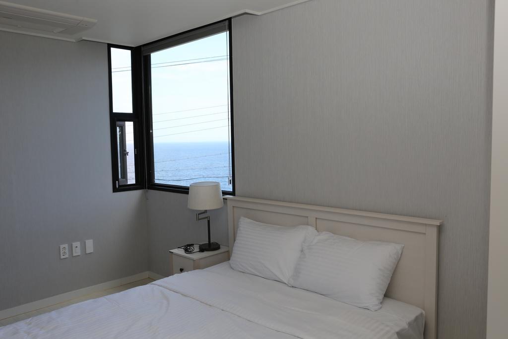 Plumeria Pension Jeju Esterno foto
